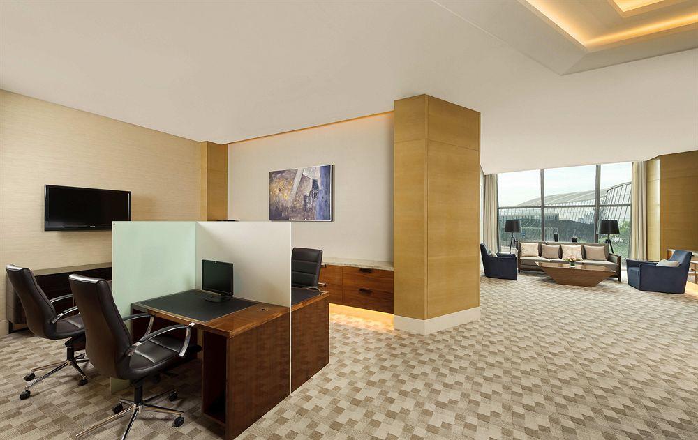 Sheraton Changchun Jingyuetan Hotel Exterior foto