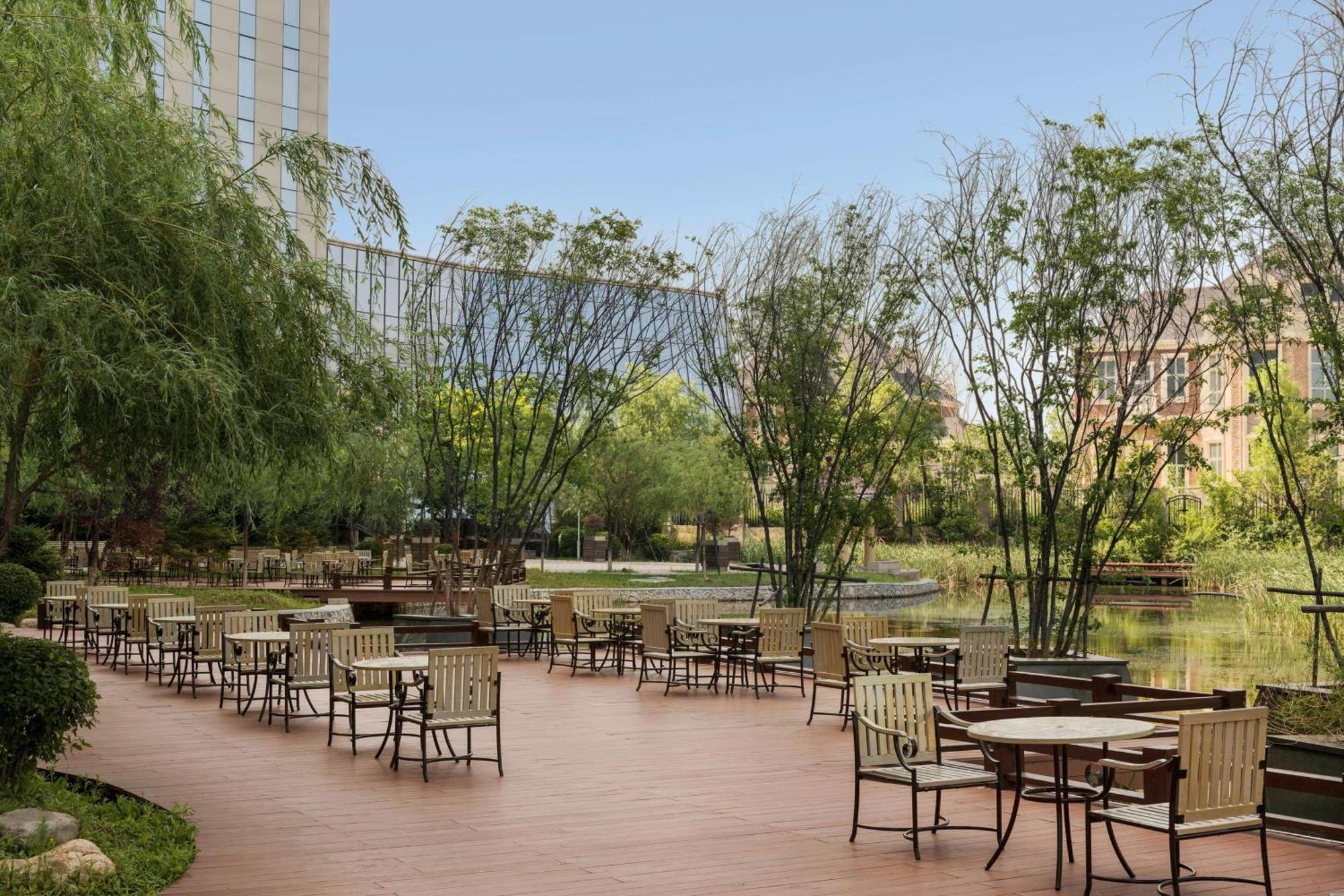 Sheraton Changchun Jingyuetan Hotel Exterior foto