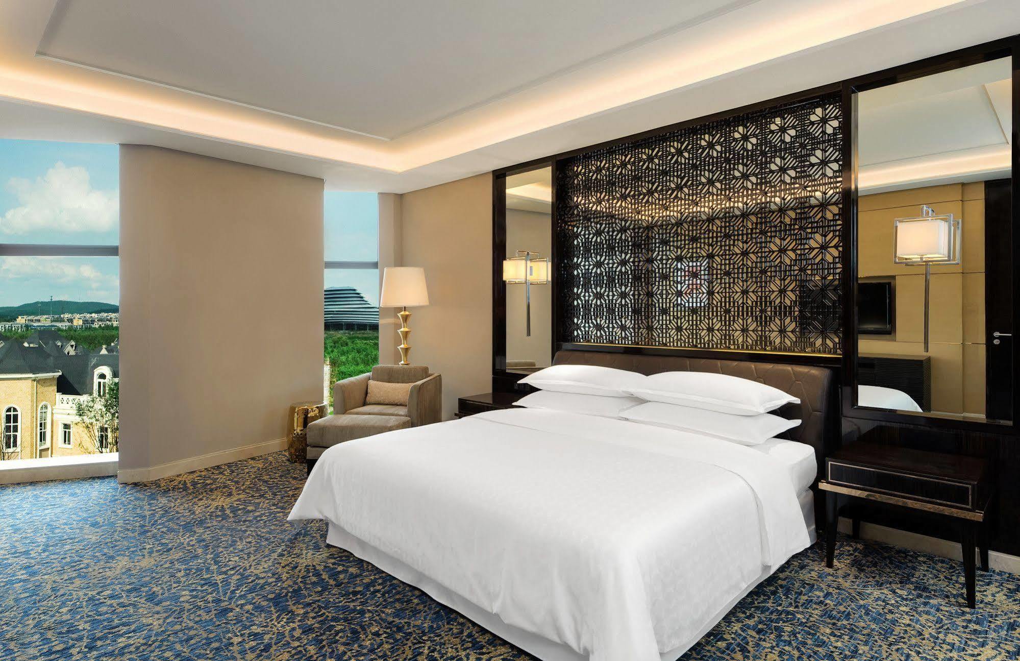 Sheraton Changchun Jingyuetan Hotel Exterior foto