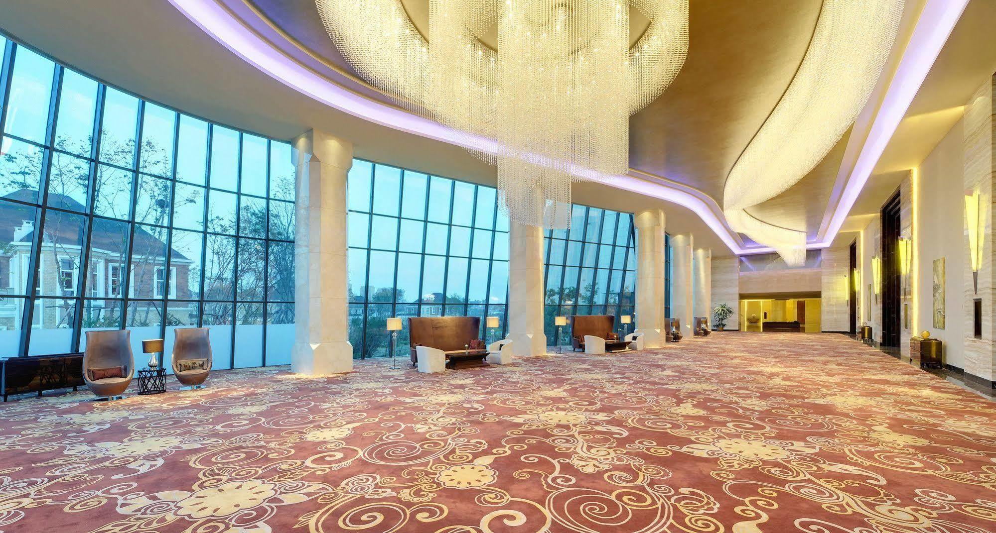 Sheraton Changchun Jingyuetan Hotel Exterior foto